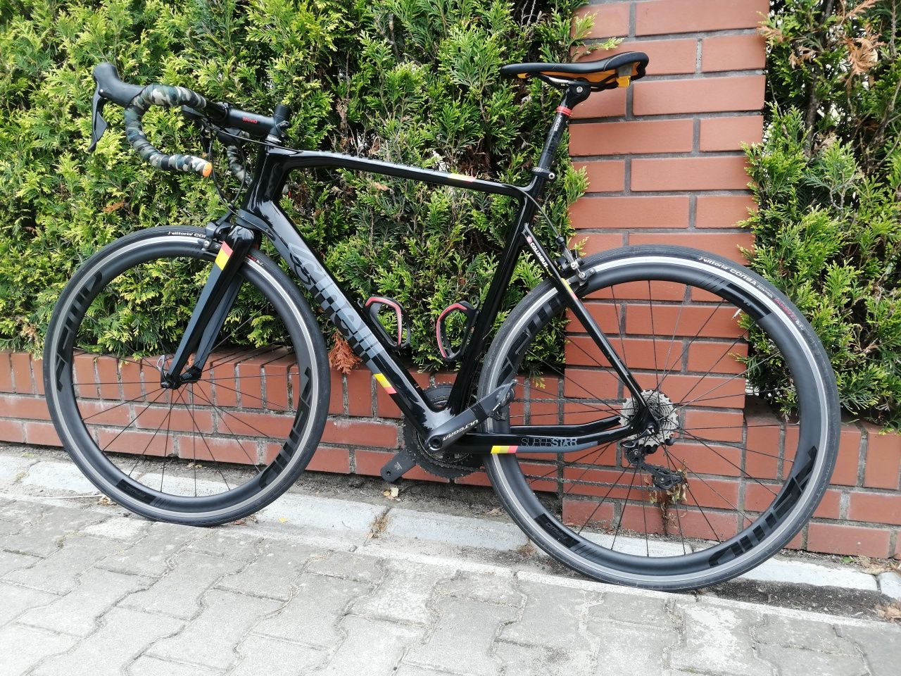 Szosowy CINELLI Superstar carbon Szosa ULTEGRA FFWD DTSWISS Wysyłka