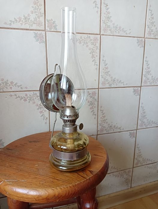 Lampa naftowa z knotem