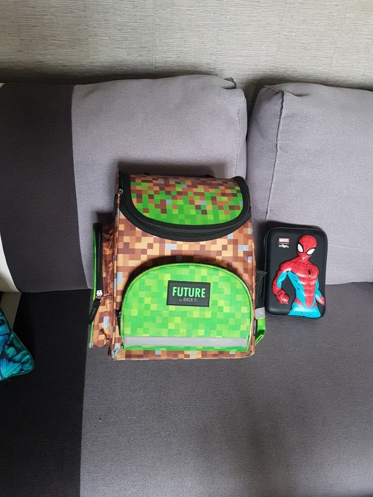 Tornister Minecraft i piórnik ze Spidermanem
