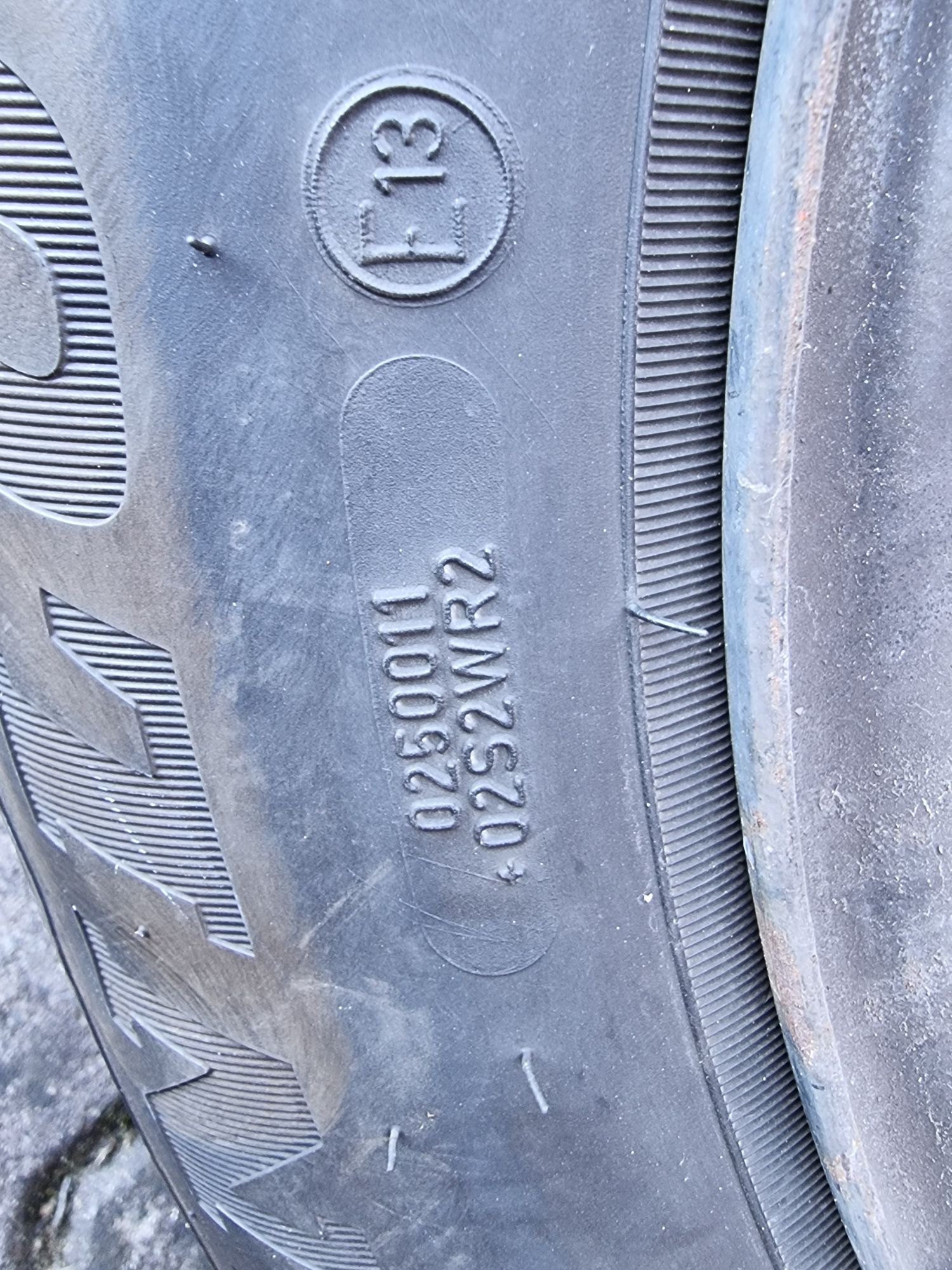 Opony zimowe firmy DUNLOP 195/65R15 z felgami stalowymi  stan bdb