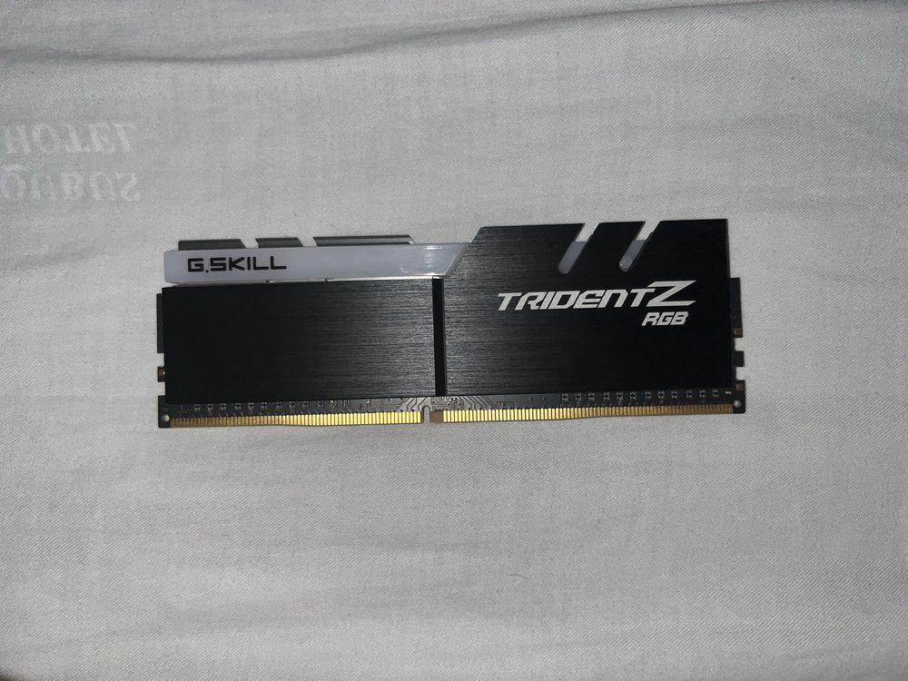 Kość RAM Trident Z RGB 8gb DDR4