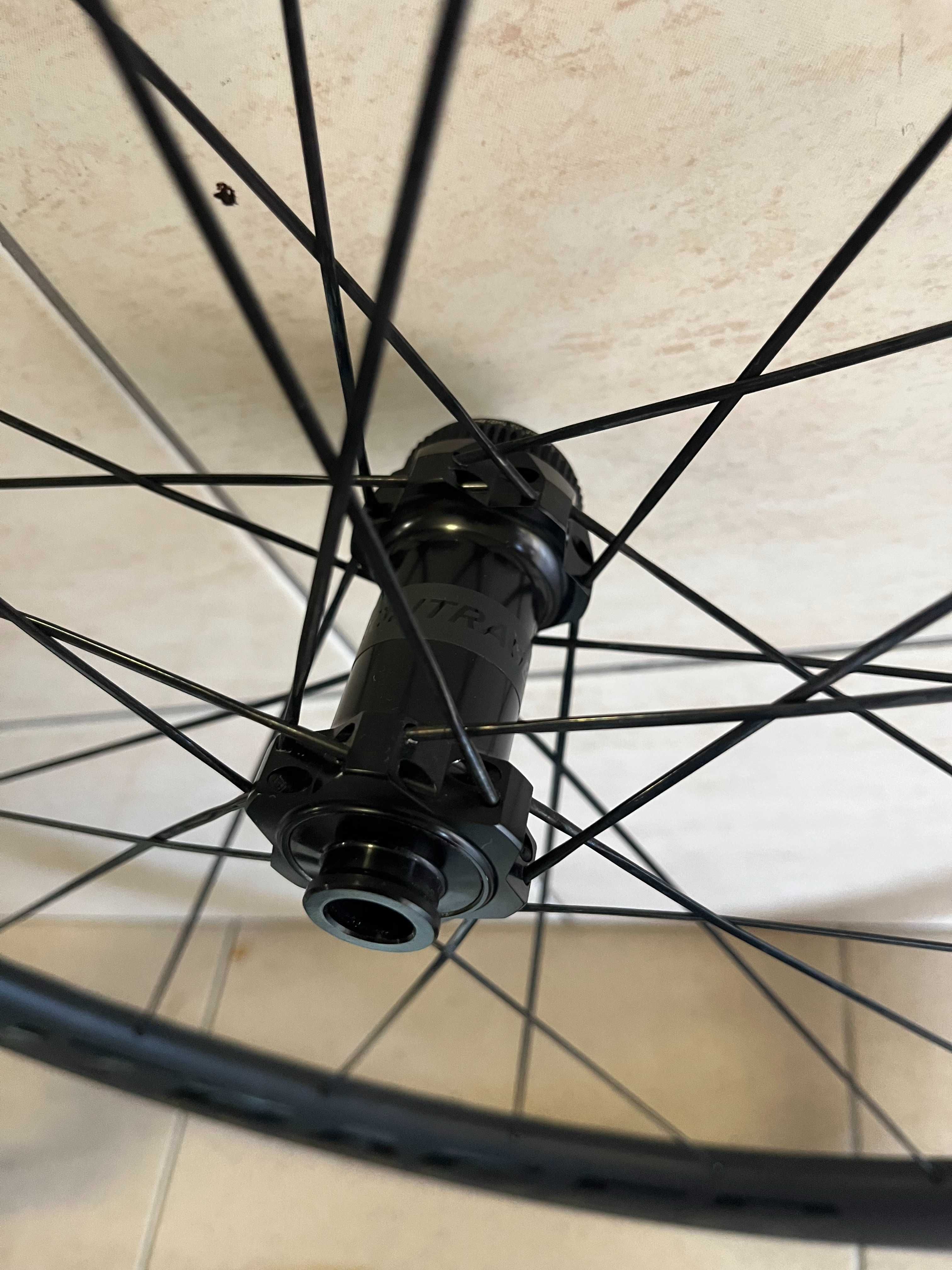 koła bontrager AEOLUS PRO 37 karbon