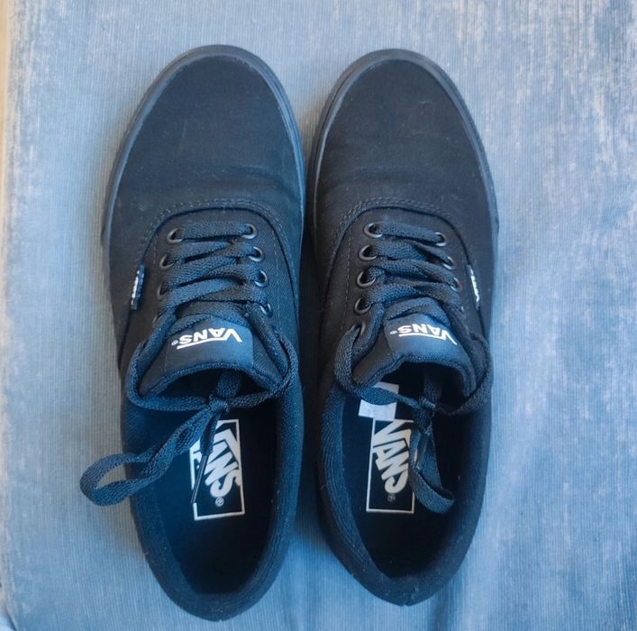 Vans NOVAS
Preço negociável!
