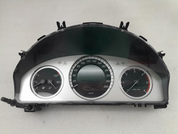 Quadrante / painel de instrumentos MERCEDES-BENZ Classe C (W204)