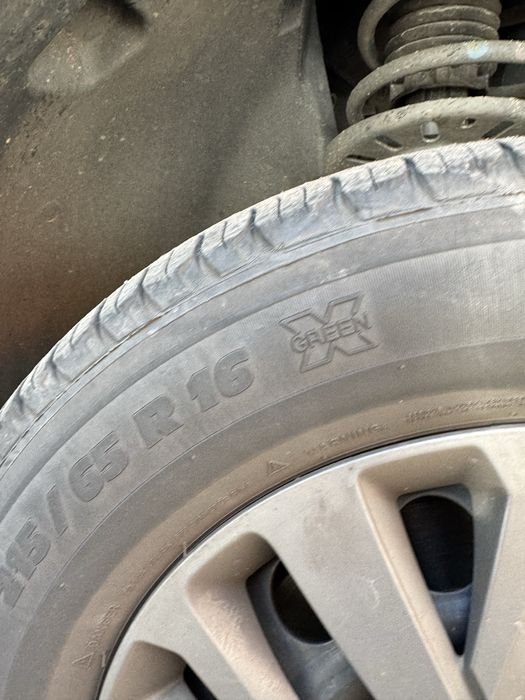 Michelin 215/65 R16