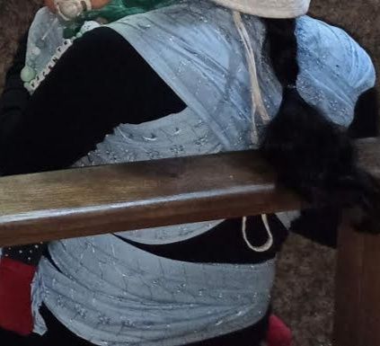 Porta bebés em tecido bordado inglês usado 1 x