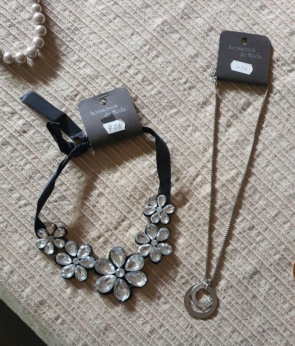 Colares novos, vários modelos