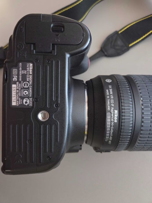 Nikon D5100 + obiektyw Nikkor 18–105mm VR