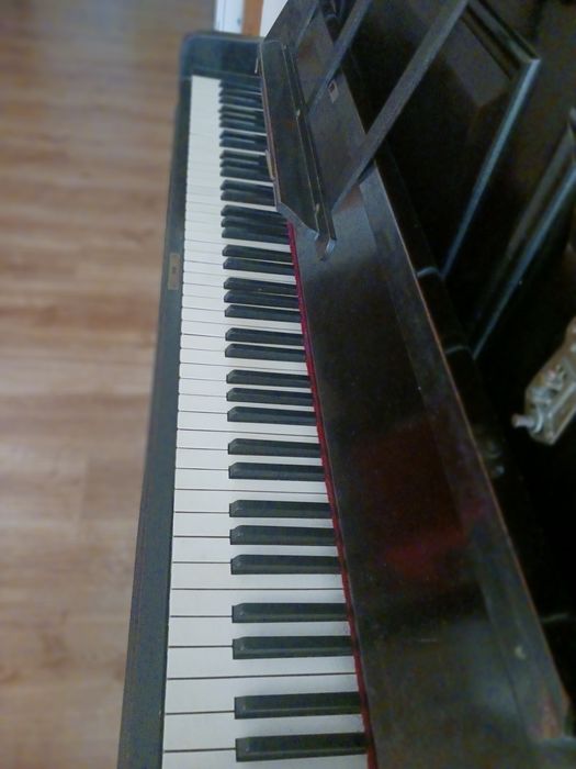 Vende-se piano sec XIX