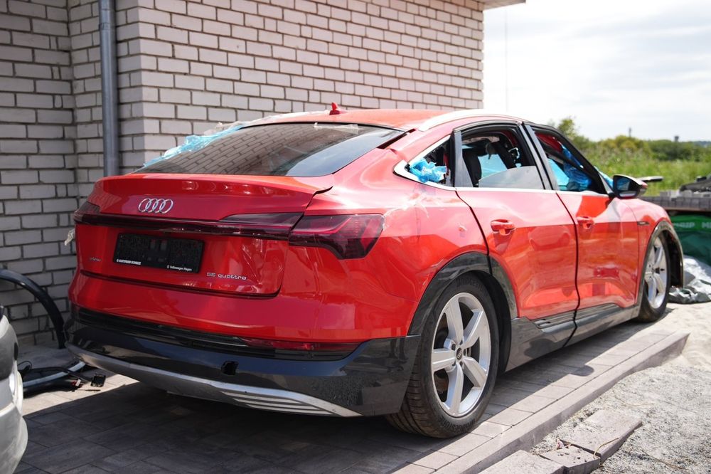 Розборка шрот Audi E-tron Sportback 55 2022 Ауді Е-трон електро
