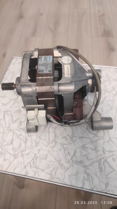 Двигун Indesit двигатель Индезит