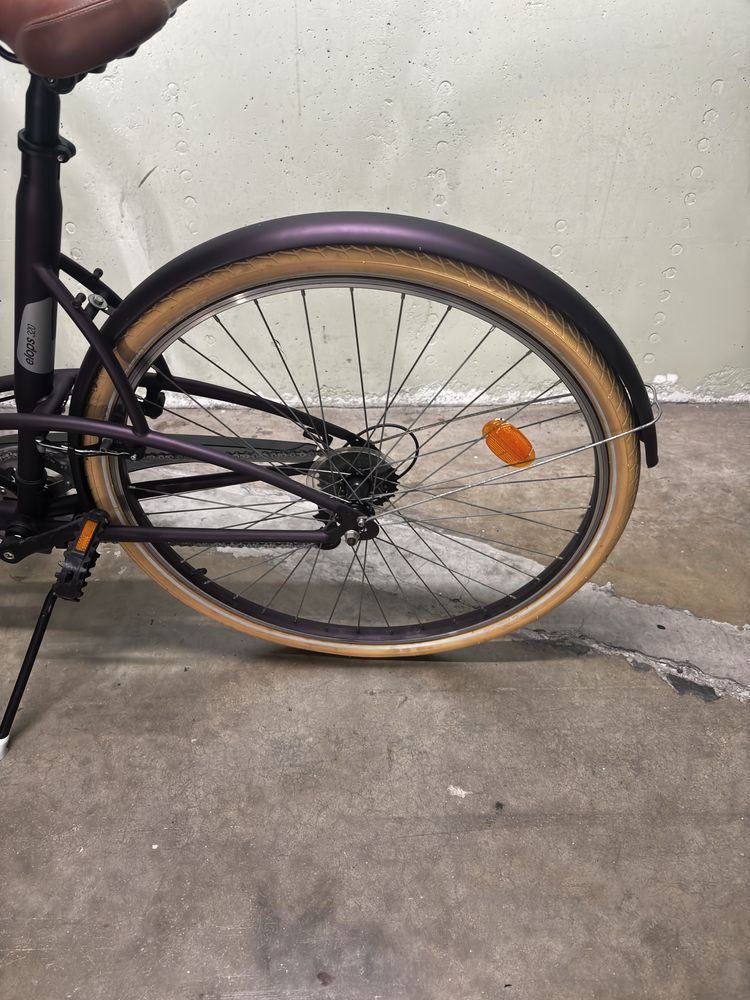 Bicicketa de passeio com cesto