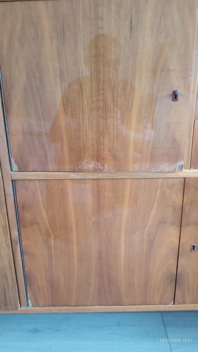 Sprzedam Kredens PRL do lekkiej renowacji. Poznań.