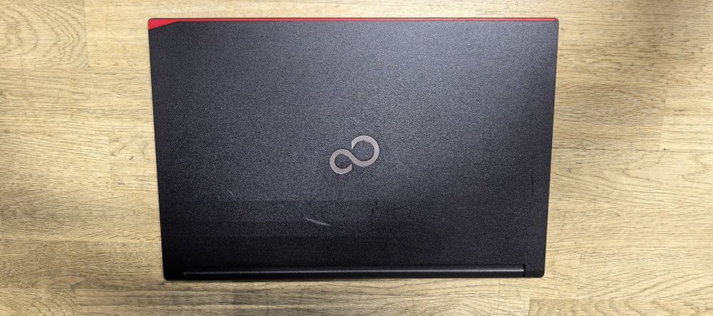 Ноутбук Fujitsu Lifebook E557/i5-7200u/Ram 8gb DDR4/SSD 120gb/Windows