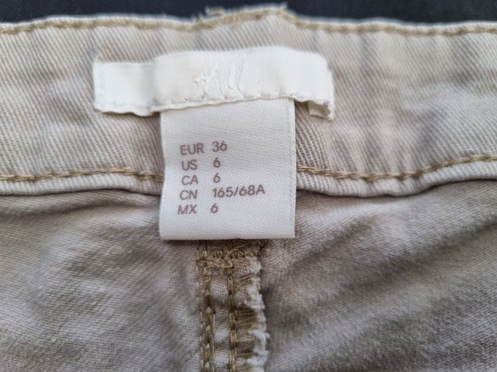 Beżowe jeansowe szortyi H&M 36