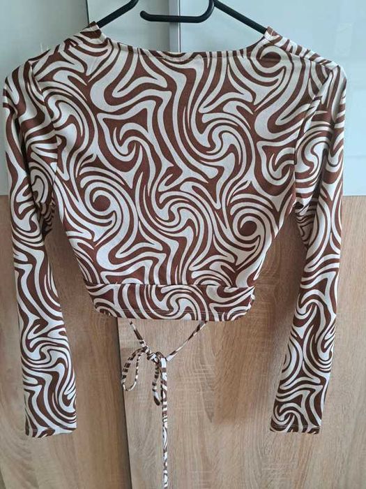 Wzorzysty croptop Sinsay XS 34 krótka bluzka crop top długi rękaw