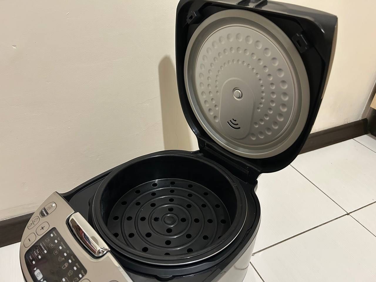 Мультиварка Tefal Essential Cook RK321A34.