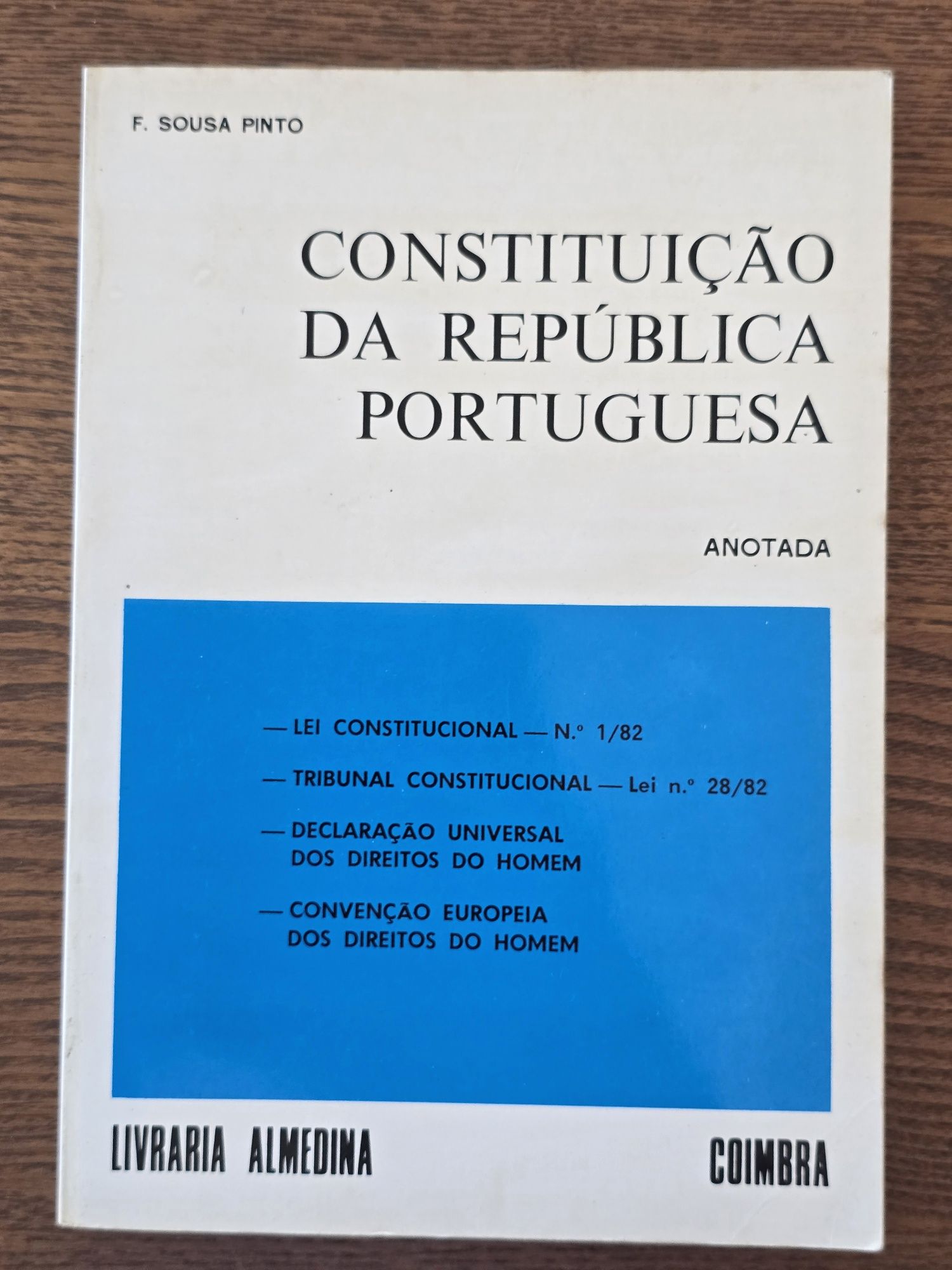 Livros jurídicos / Direito / 1 = 2,5€ / 10 = 20€