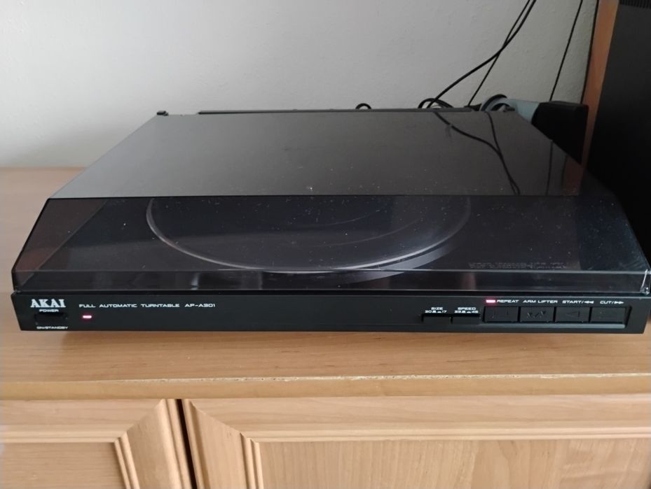 Gramofon tangencjalny linearny Akai AP-A301