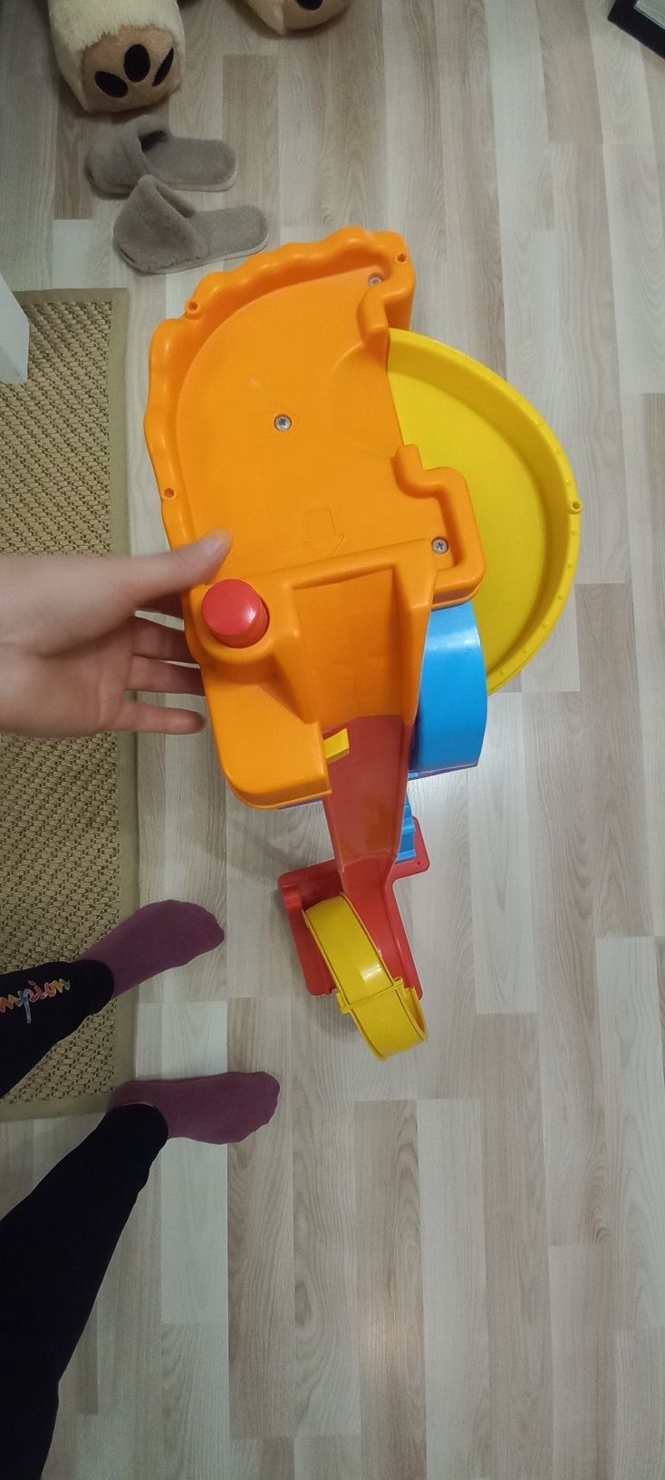 zjeżdżalnia dla samochodzików Fisher Price