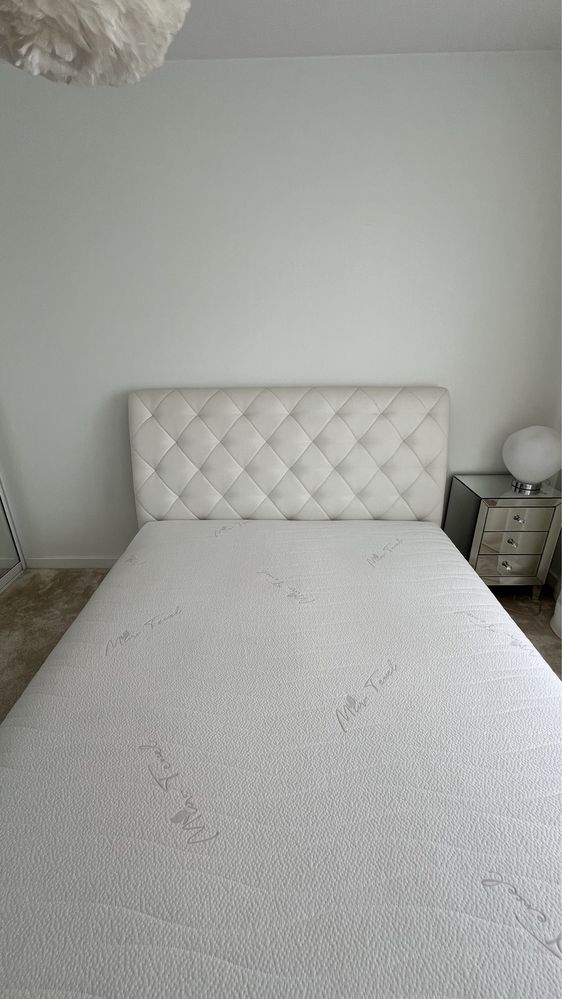 Łóżko tapicerowane New Concept