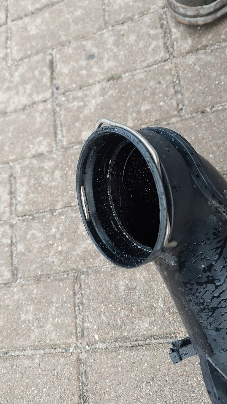 PRZEWÓD POWIETRZA REZONATOR BMW F10 F11 F07 F12 13718512249 n47d20