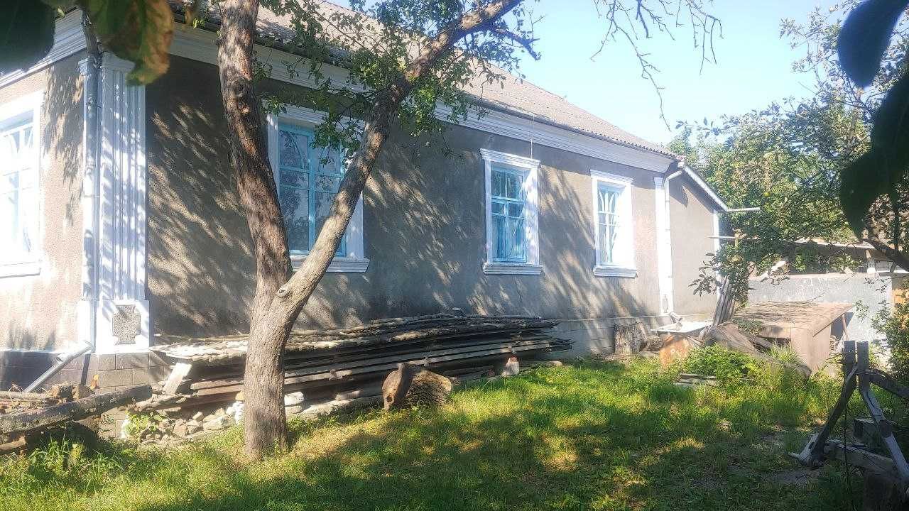 Будинок в с. Рогізна, Кам'янець-Подільський р-он, Хмельницька обл.