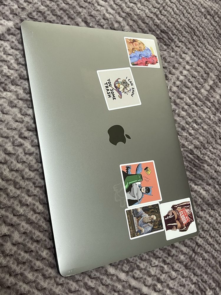 Ноутбук MacBook Pro A1707, Intel I7, Rx Pro 560, 512SSD, 16GB, 90%.