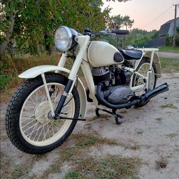 Ретро мотоцикл ИЖ-49
