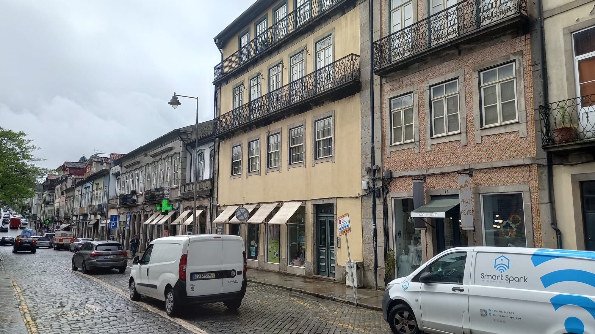 Trespasse loja de roupa de criança no centro  histórico dede Braga