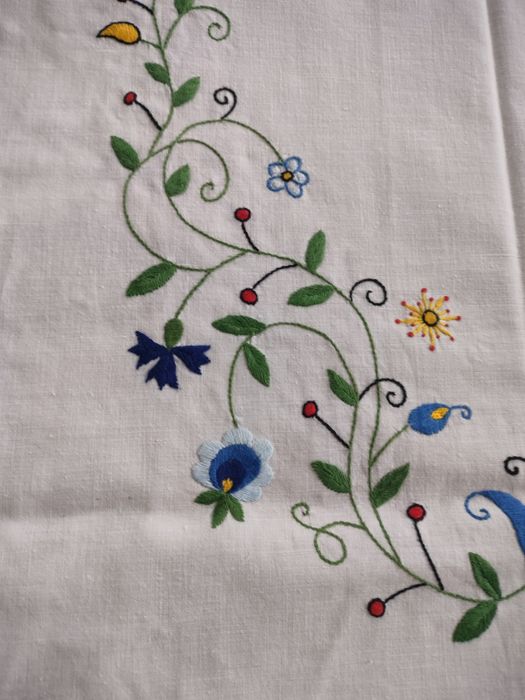 Obrus kaszubski haftowany ręcznie wymiary 145x160