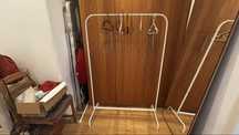 Arara de roupa com 11 cabides