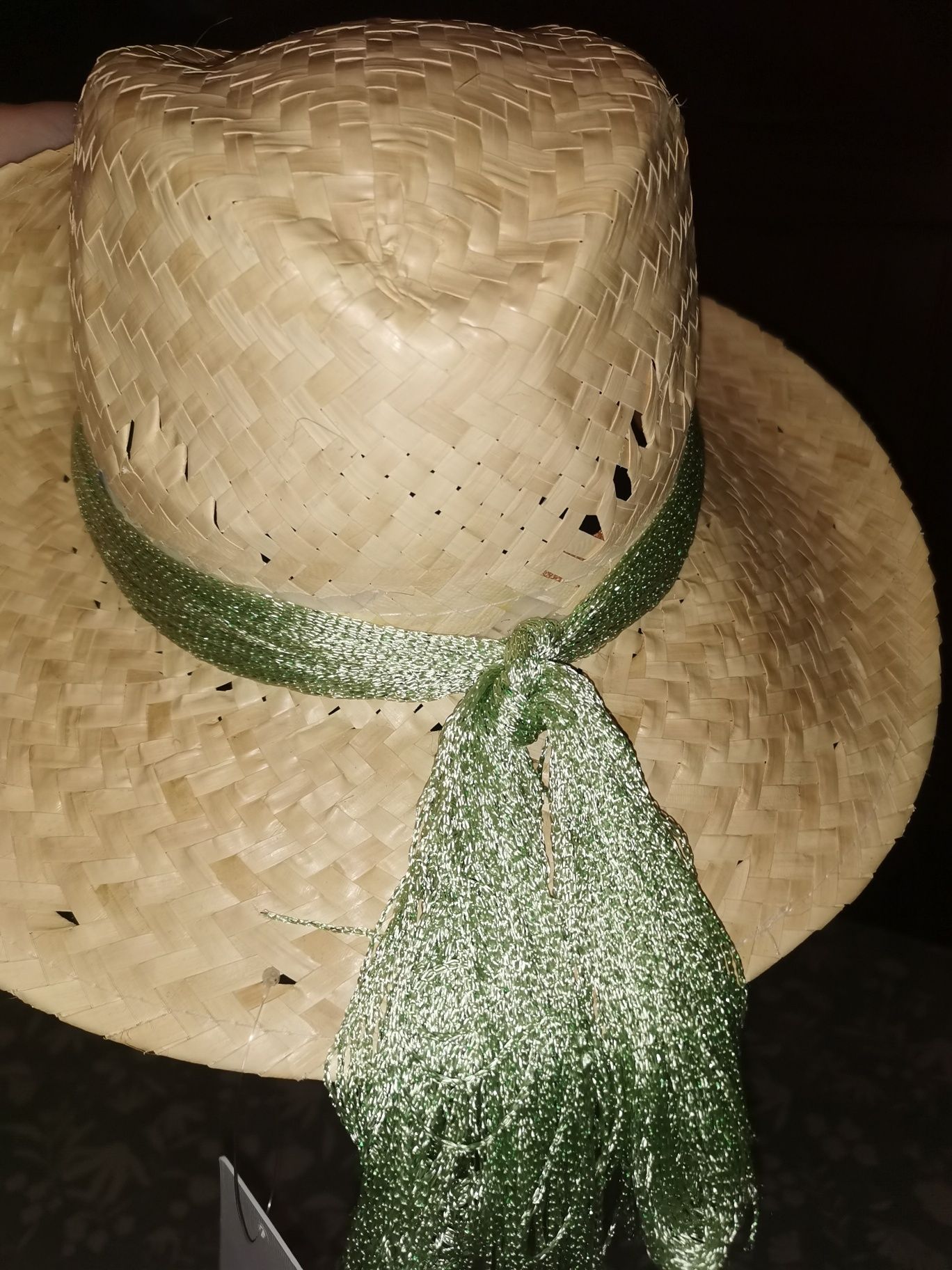 Chapéu novo com etiqueta