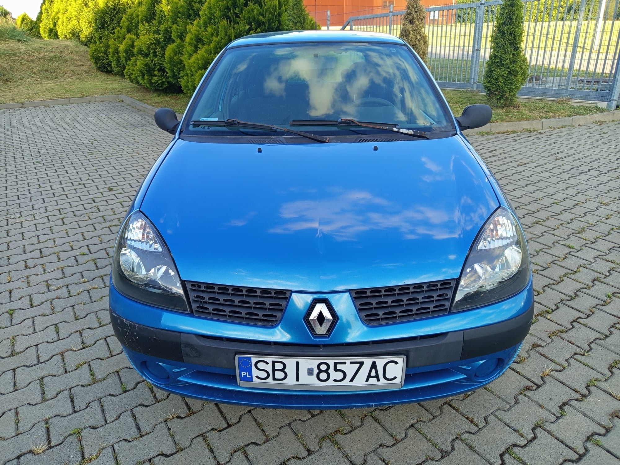 Renault Clio 2001 długie opłaty
