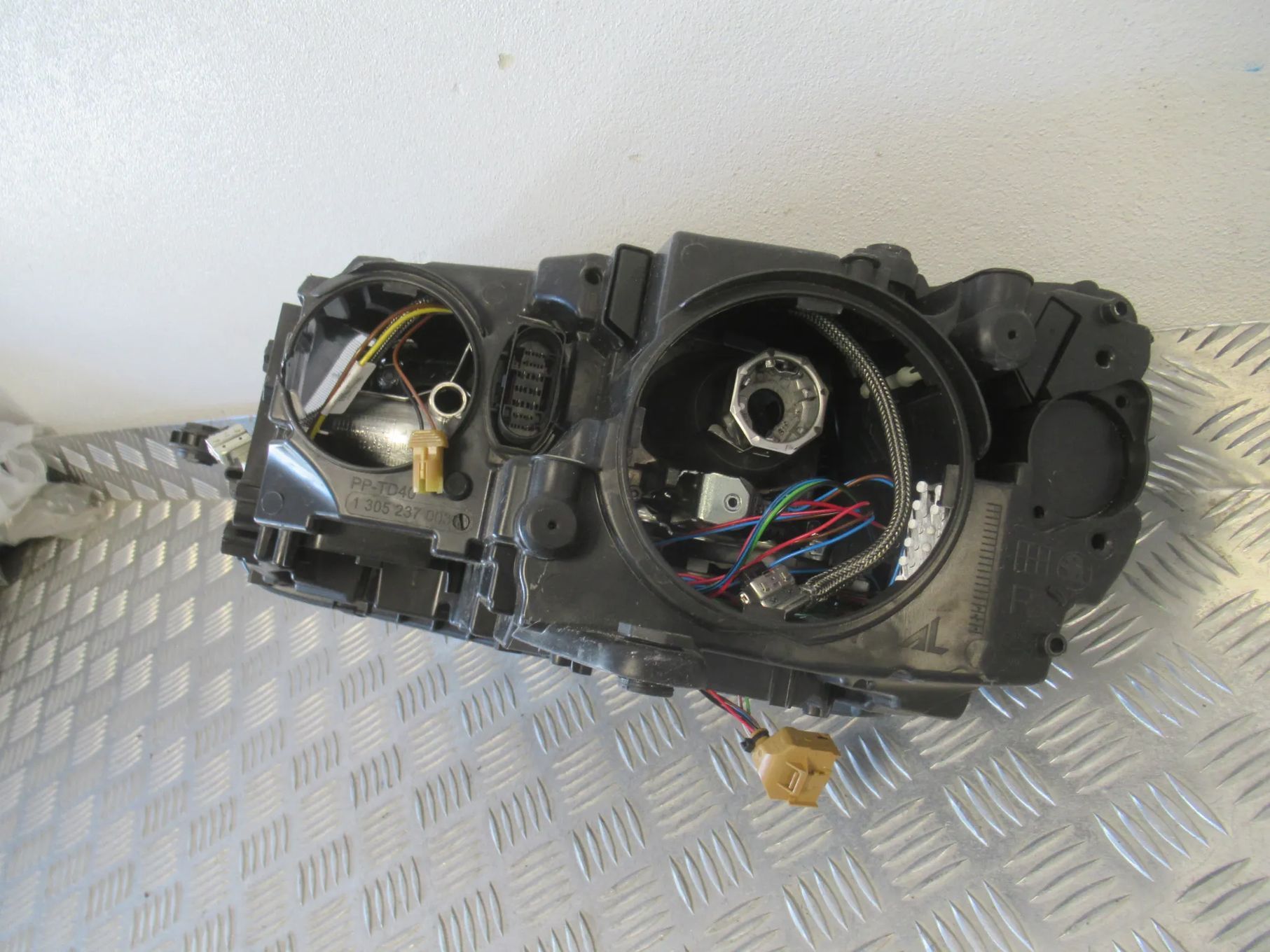 LAMPA PRZEDNIA PRZÓD PRAWA SKODA OCTAVIA III 3 XENON 5E1941018B 2012-2016