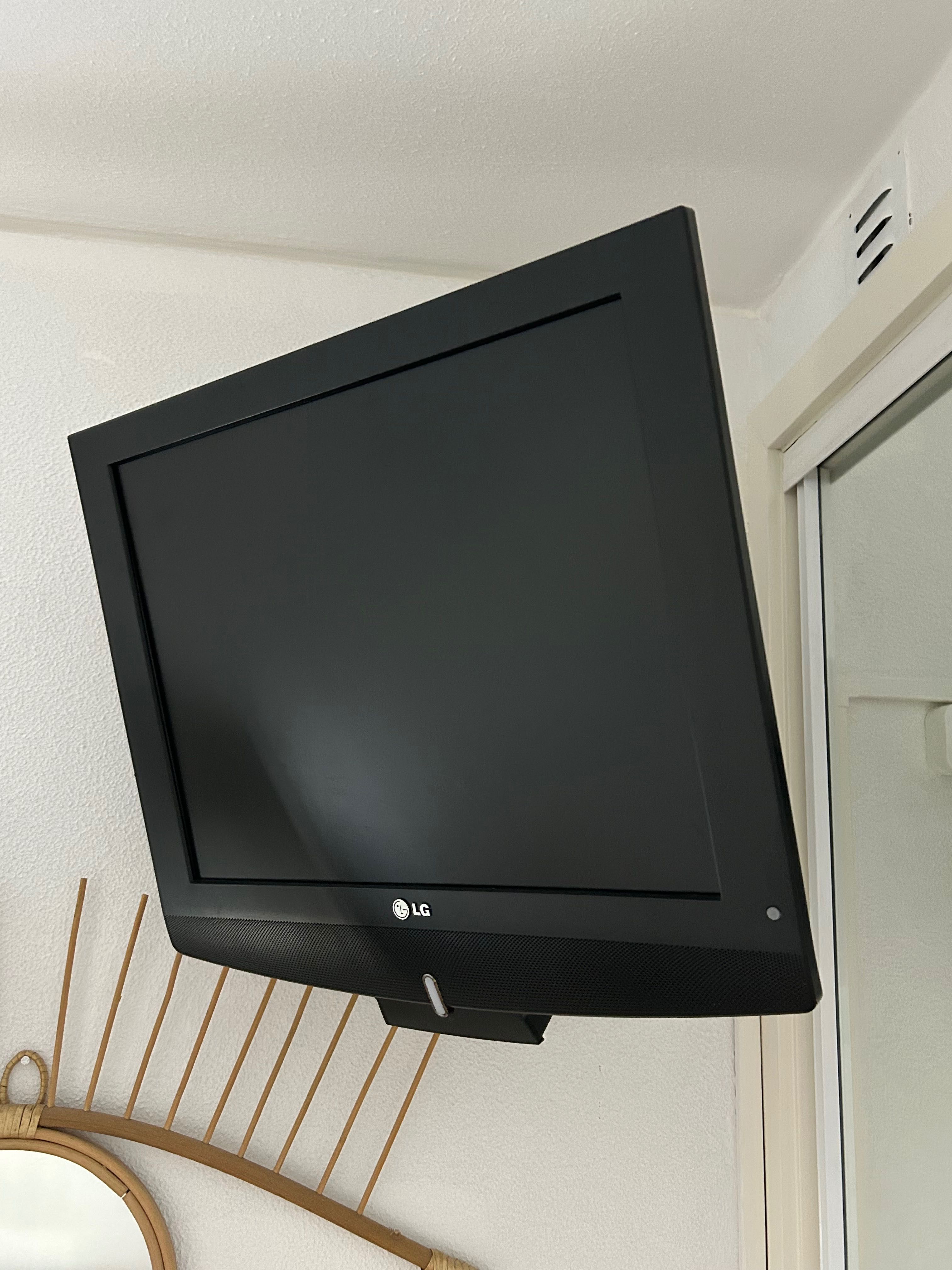 TV LG 20” 20LC1RB