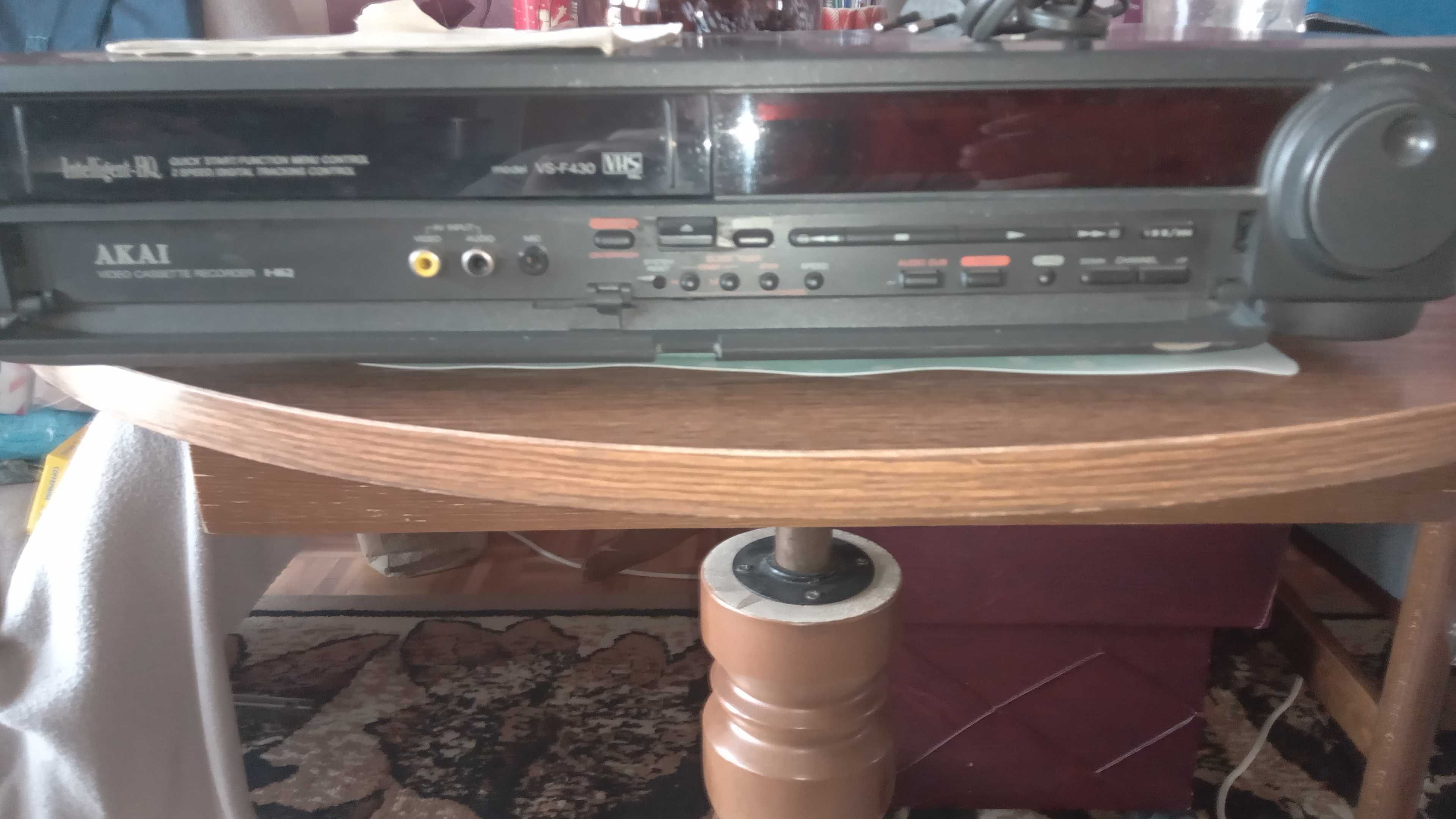 Magnetowid AKAI FS-F430EDG
