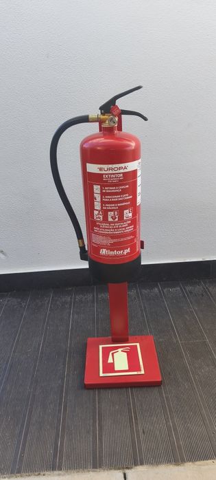 Extintor de 6Kg com suporte