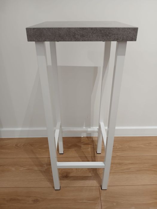 Hoker, stołek barowy/kuchenny