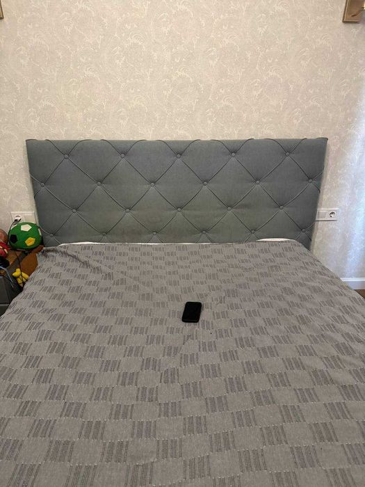 Продам двоспальне ліжко 180*220 + матрас
