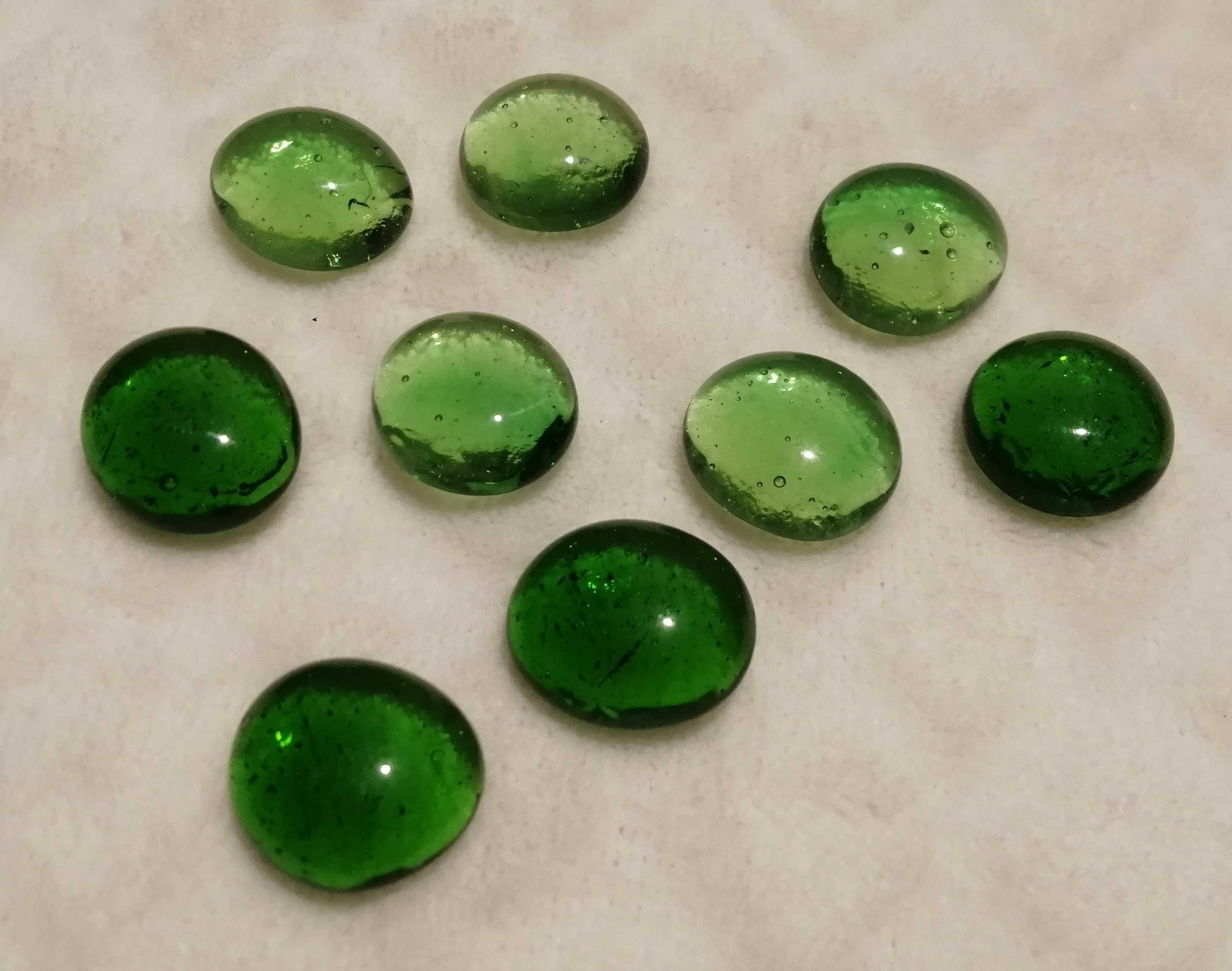 Zielone ozdobne przeźroczyste kryształki, kamyki 0,8x2cm (Kreatywne]
