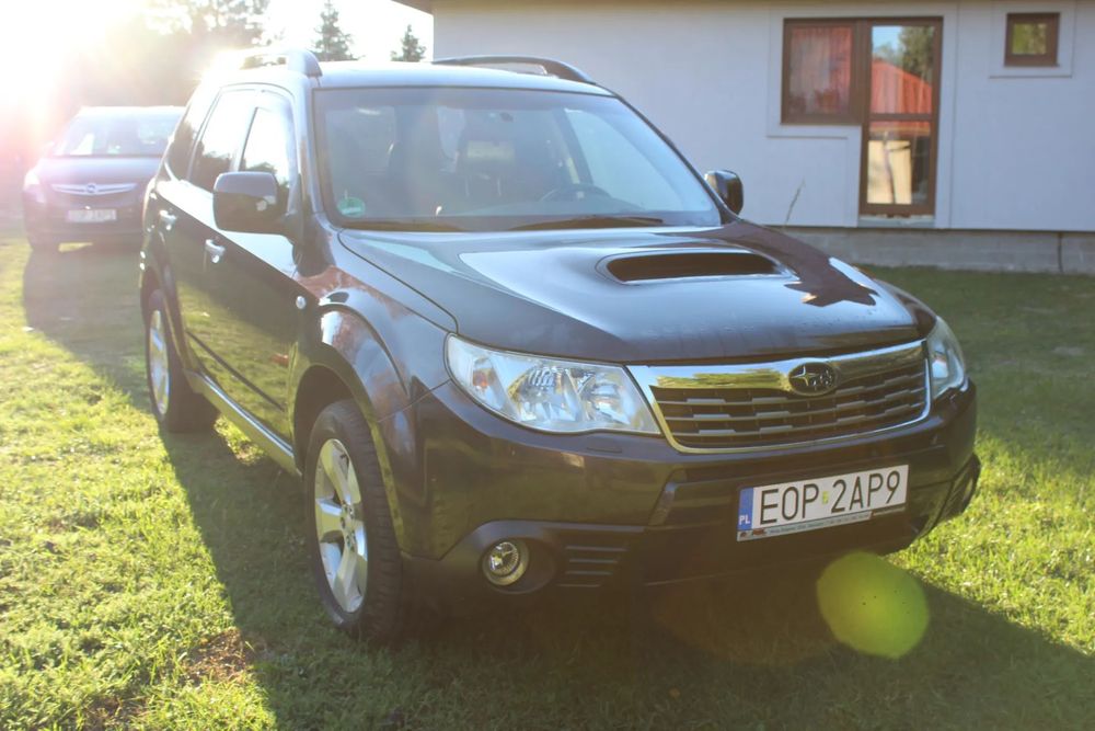 Subaru Forester Piękny grafitowy metalik,4X4. Zadbany,Świetne Terenowe Auto