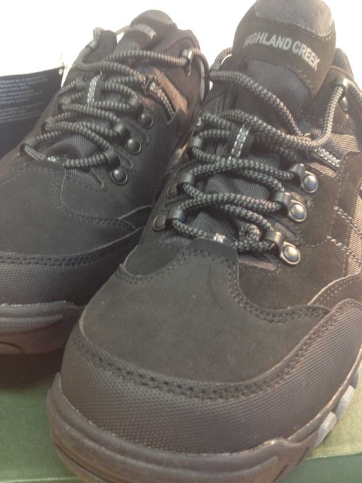 Buty Highland Creek - jedna para - różne numery lewy 45, prawy 46