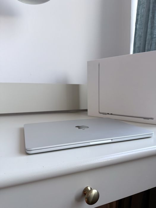 Apple MacBook Air 13,6" M3 16GB RAM 512GB Dysk macOS gwarancja 2025