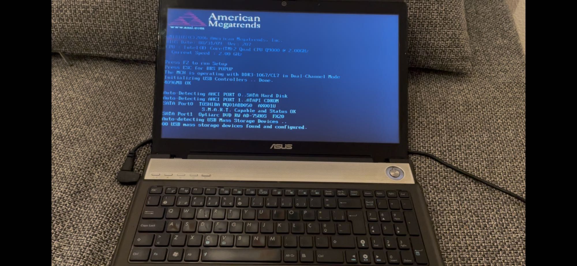 Computador portátil Asus n61vn
