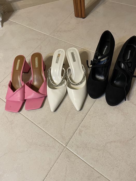 Tres pares de sapatos de senhora