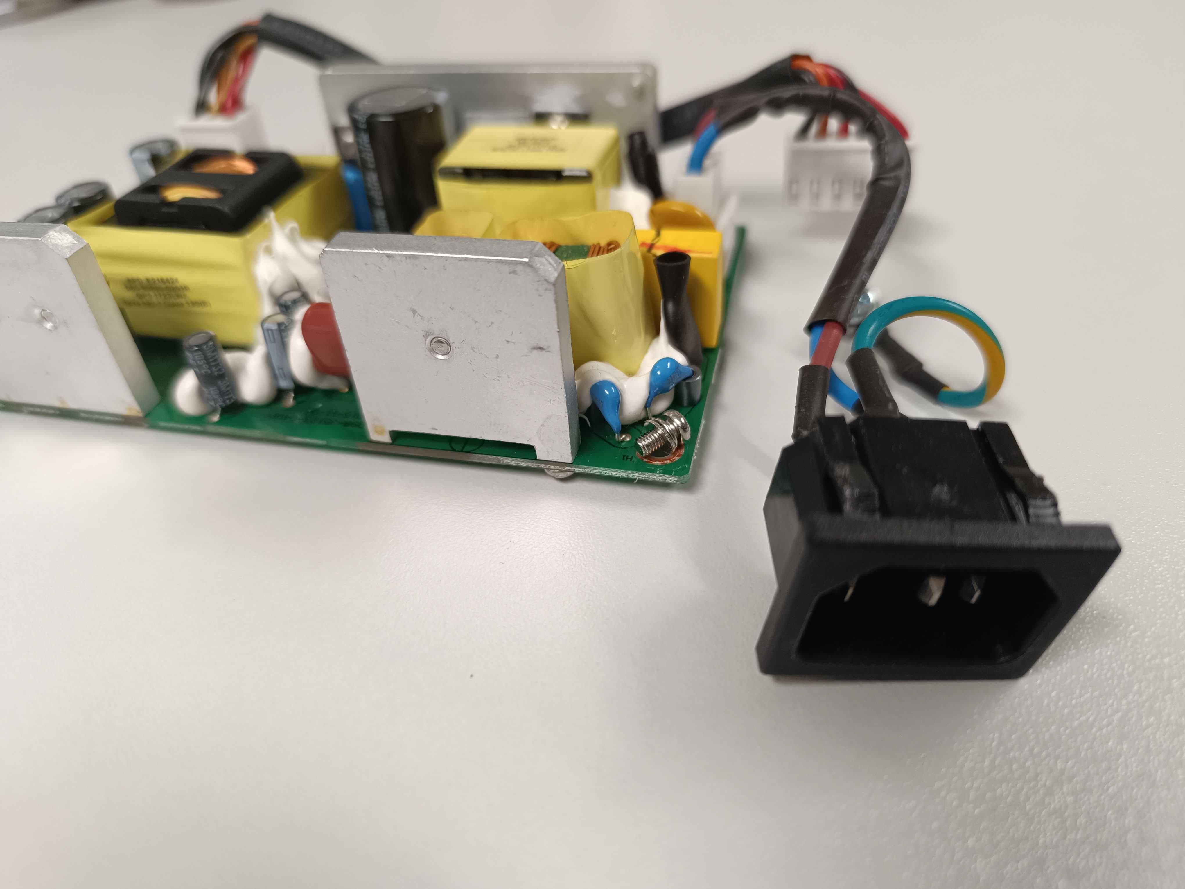 Блок живлення 12v, 12,5A. Потужний APD