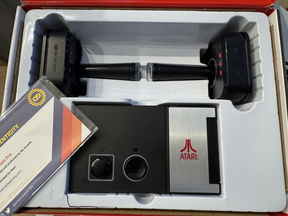 Konsola retro Atari Gamestation Pro 200+ gier 2x joystick