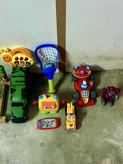 Brinquedos para bebé e criança