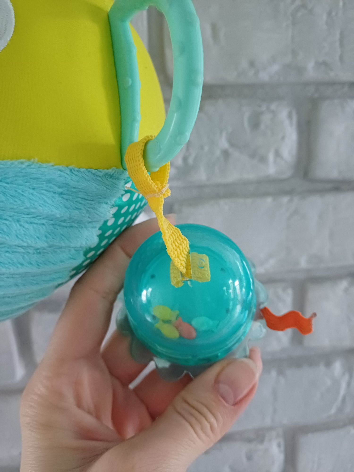 Rybka Fisher Price zabawka dla malucha gryzka, grzechotka,piłka